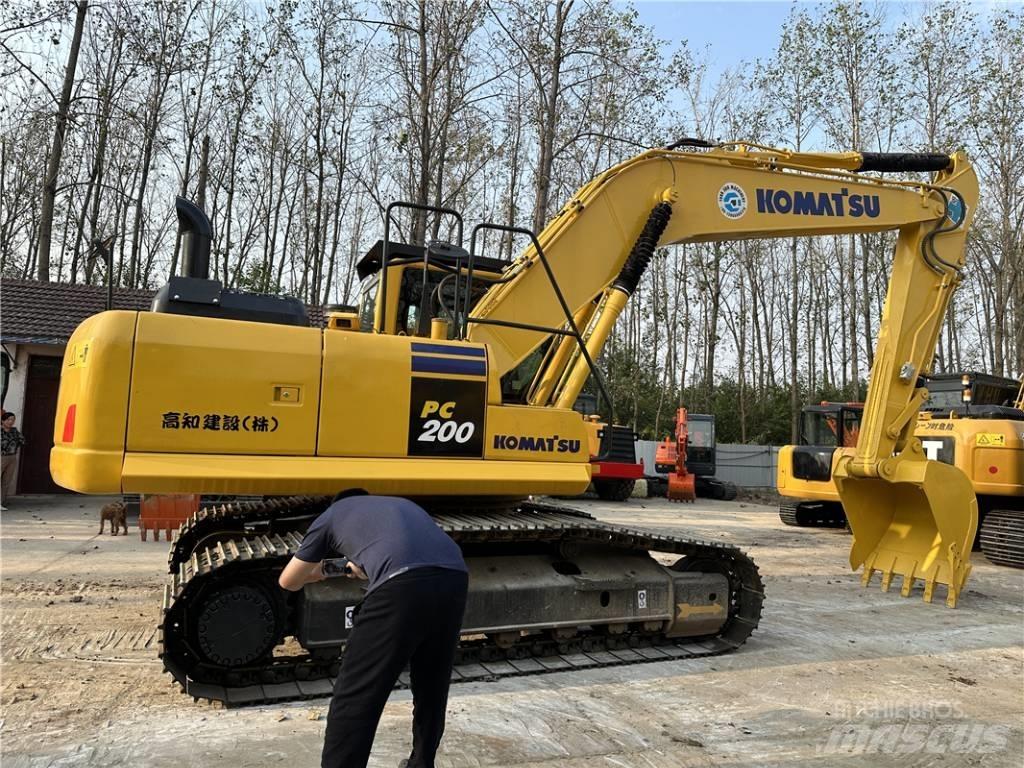Komatsu PC200-8 Верижен екскаватор