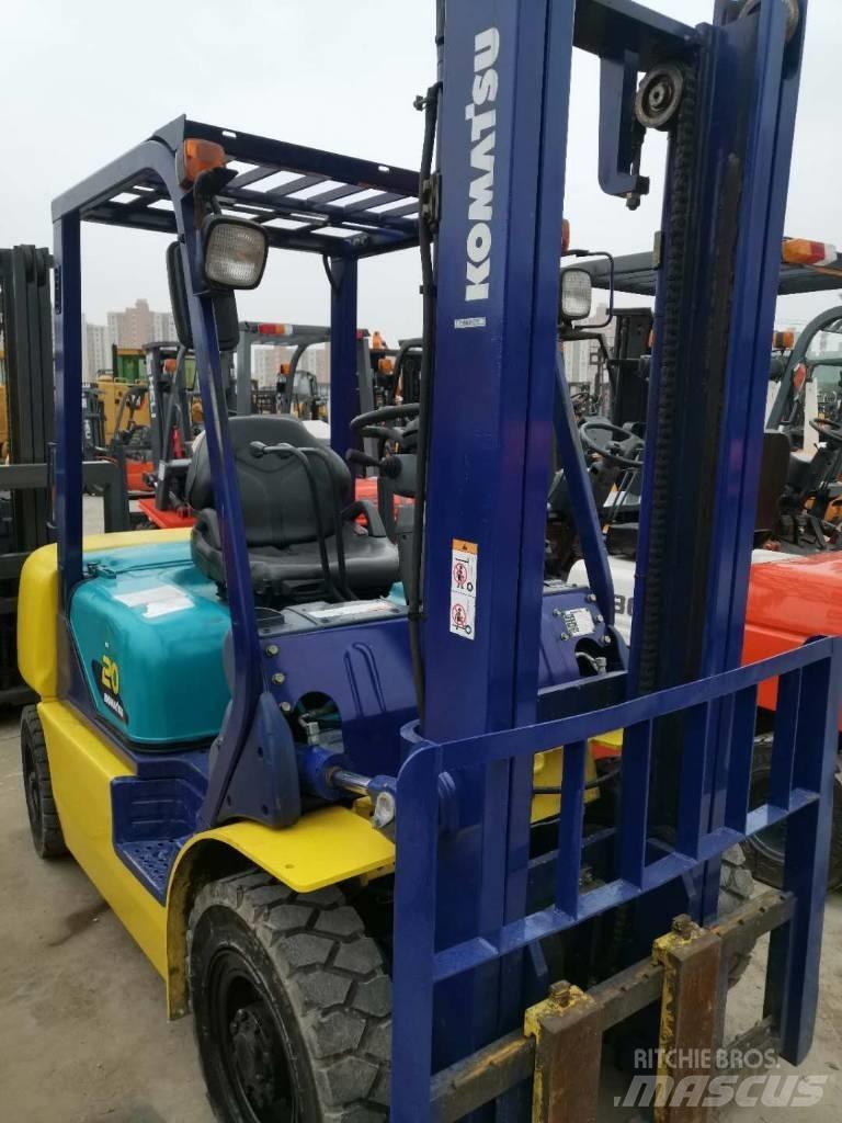 Komatsu 30 Телескопични товарачи