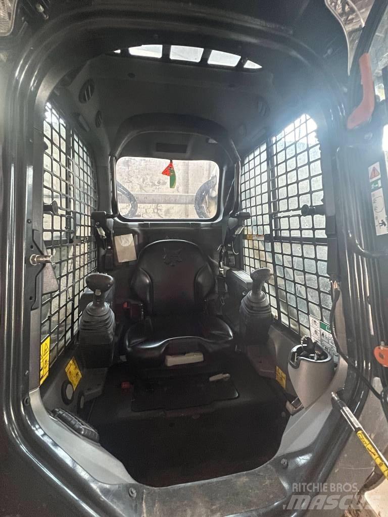 Bobcat T 770 Верижен товарач
