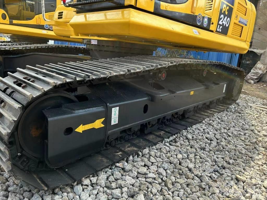 Komatsu 240-8 Верижен екскаватор