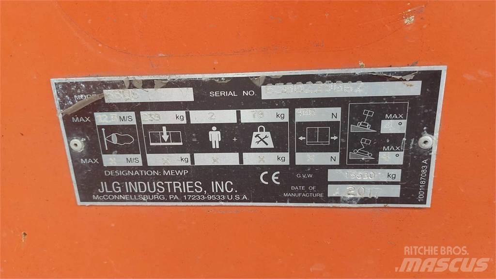JLG 680SGW+ Телескопични повдигачи
