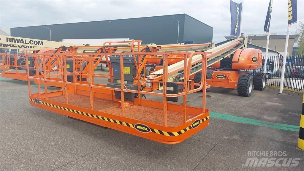 JLG 680SGW+ Телескопични повдигачи
