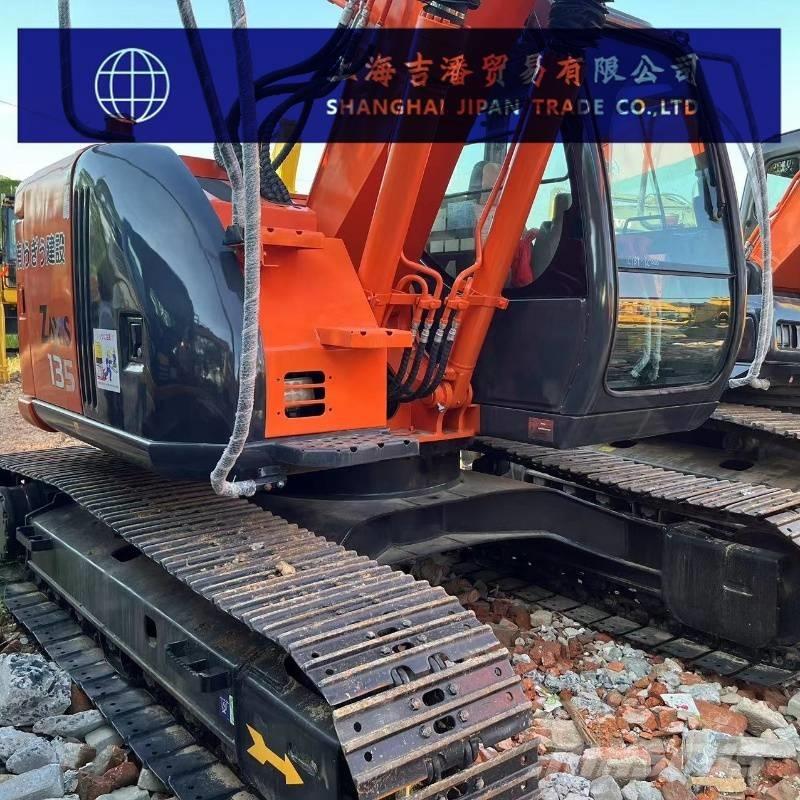 Hitachi ZX 135 Средни екскаватори 7т - 12т