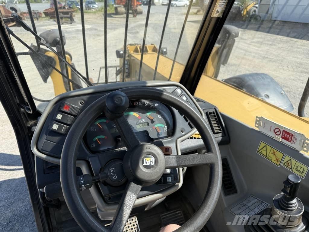 CAT 360 B Телескопични товарачи