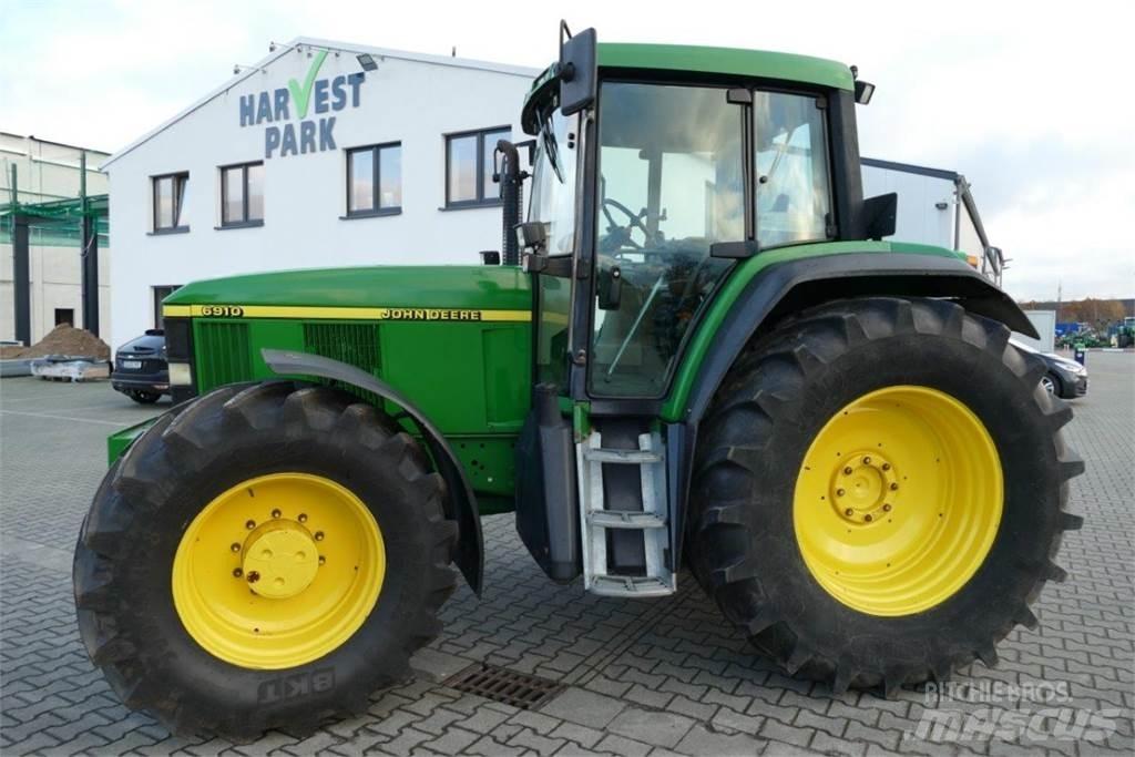 John Deere 6910 Трактори