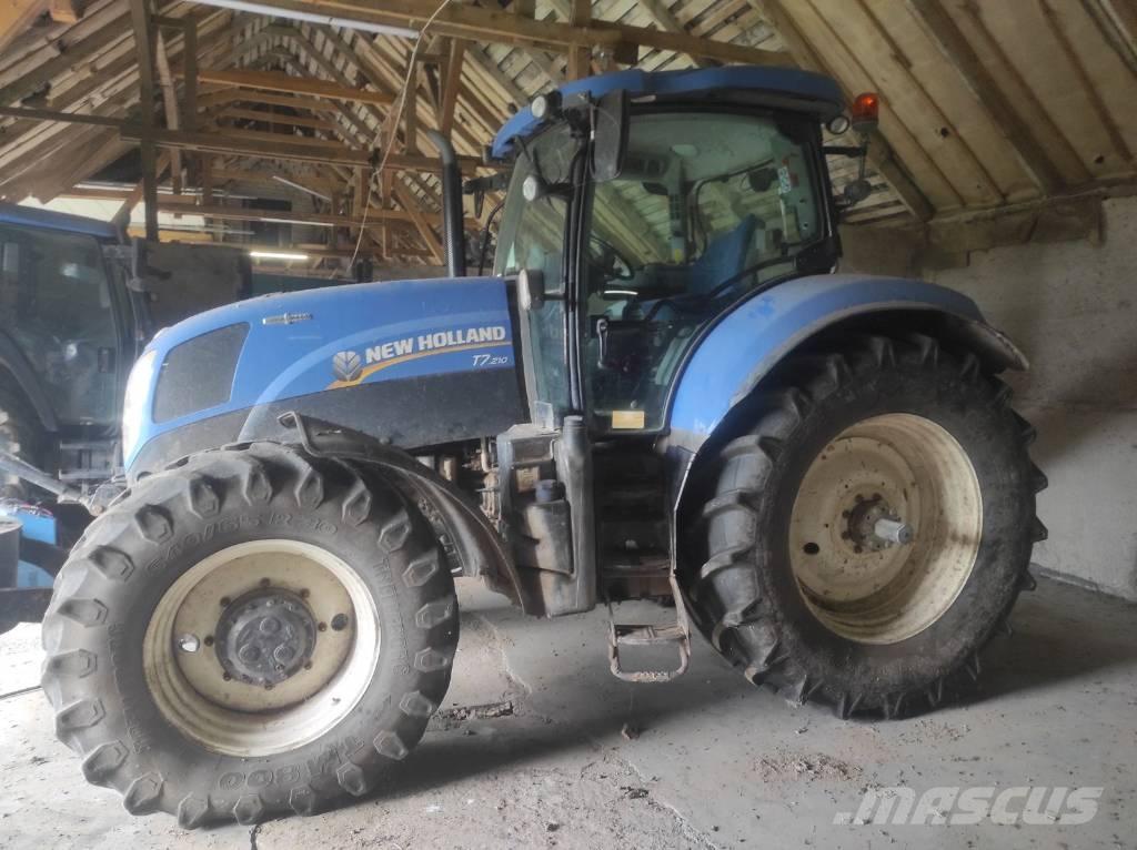 New Holland T 7.210 Трактори