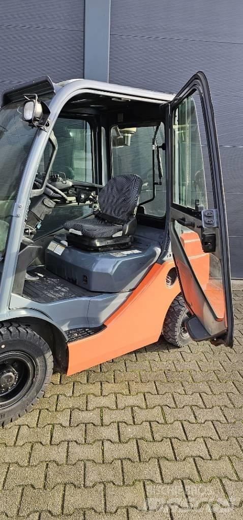 Toyota 02-8FDF25 Камиони с АГУ