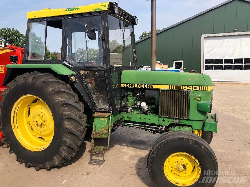 John Deere 1640 Трактори