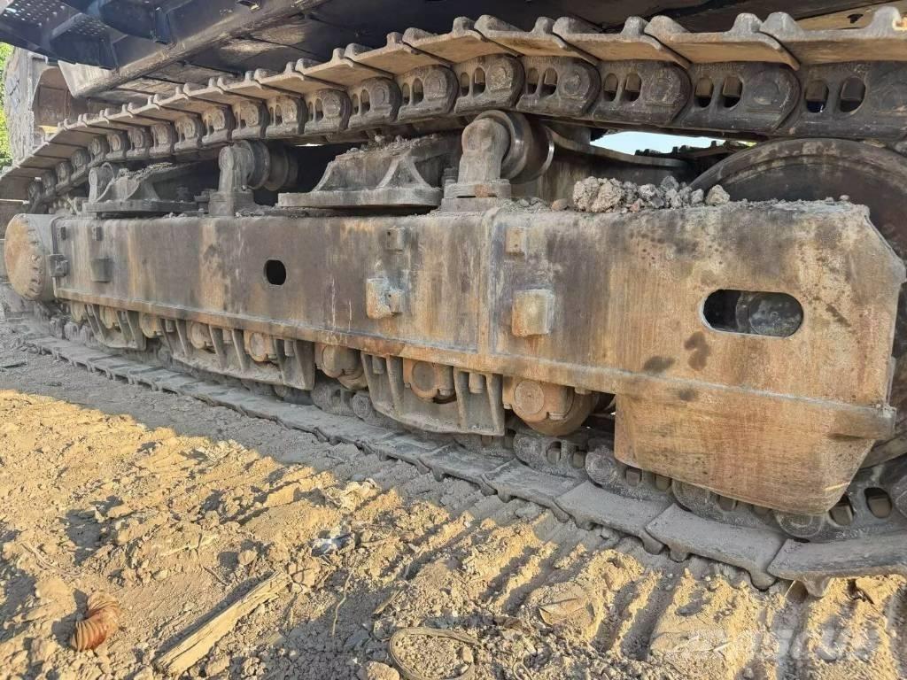 Hitachi ZX690LCH-5A Верижен екскаватор