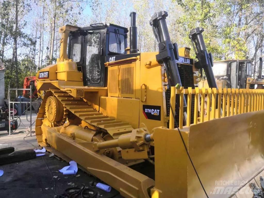 CAT D7H Верижни булдозери
