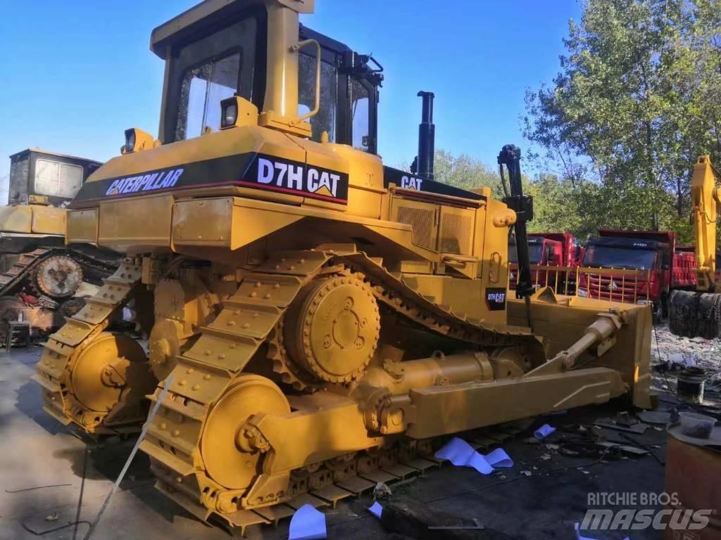 CAT D7H Верижни булдозери
