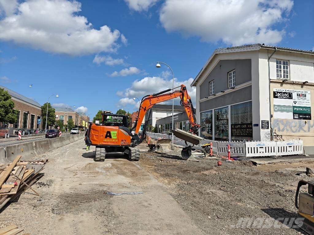 Hitachi ZX 95 USB - 7 Средни екскаватори 7т - 12т