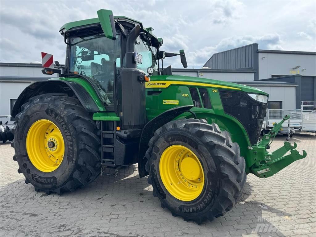 John Deere 7R 330 Трактори