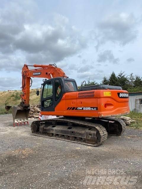 Doosan DX 225 NLC Верижен екскаватор