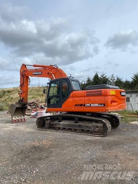 Doosan DX 225 NLC Верижен екскаватор