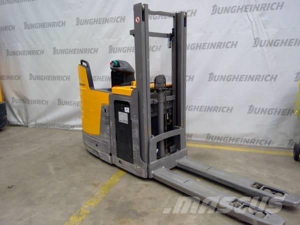 Jungheinrich ERD 220 Самоходни товарачи