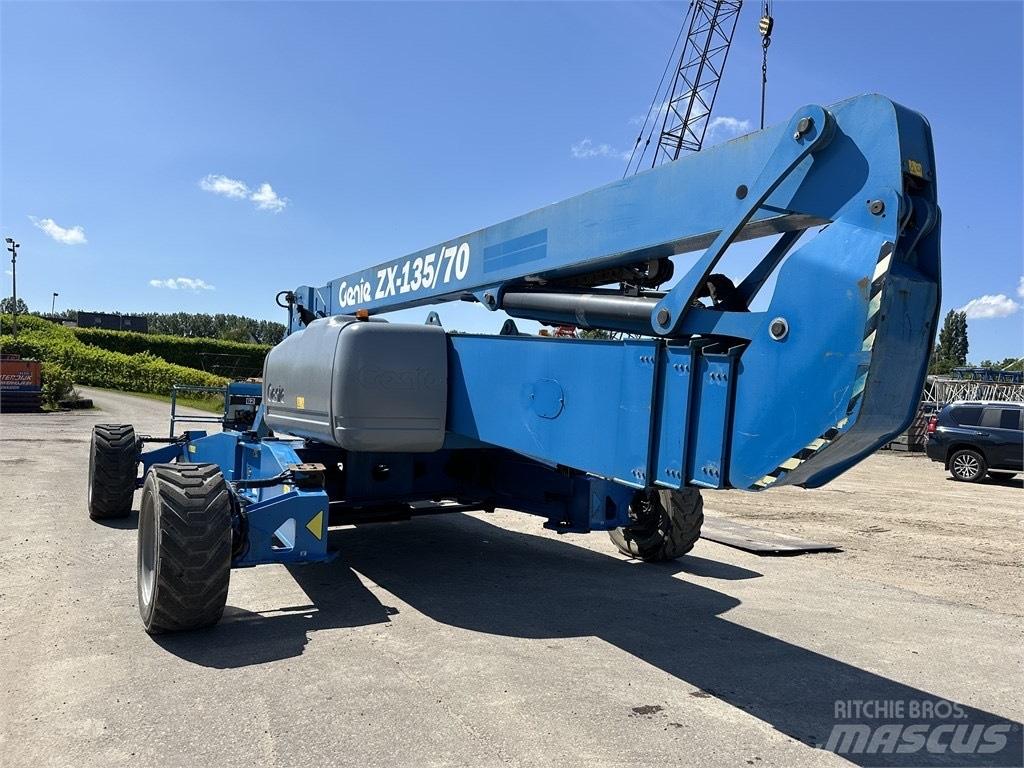 Genie ZX 135/70 Съчленени стрелови подемници