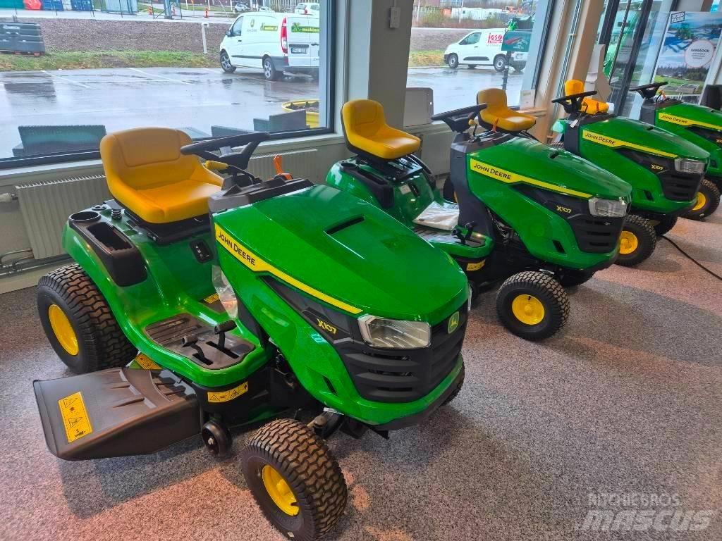 John Deere X 107 Тракторни косачки