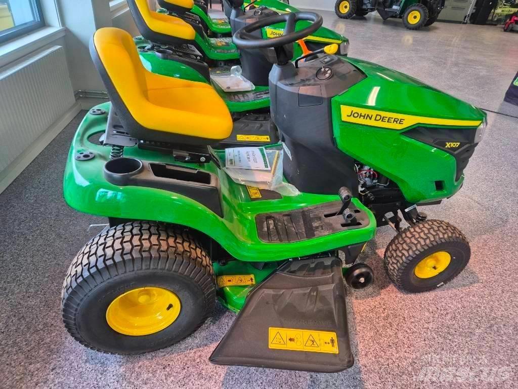 John Deere X 107 Тракторни косачки