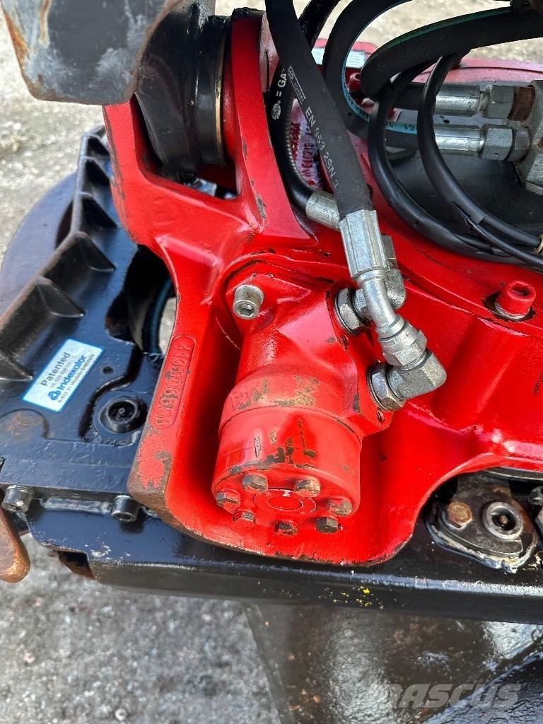 Takeuchi TB 2150 R Верижен екскаватор