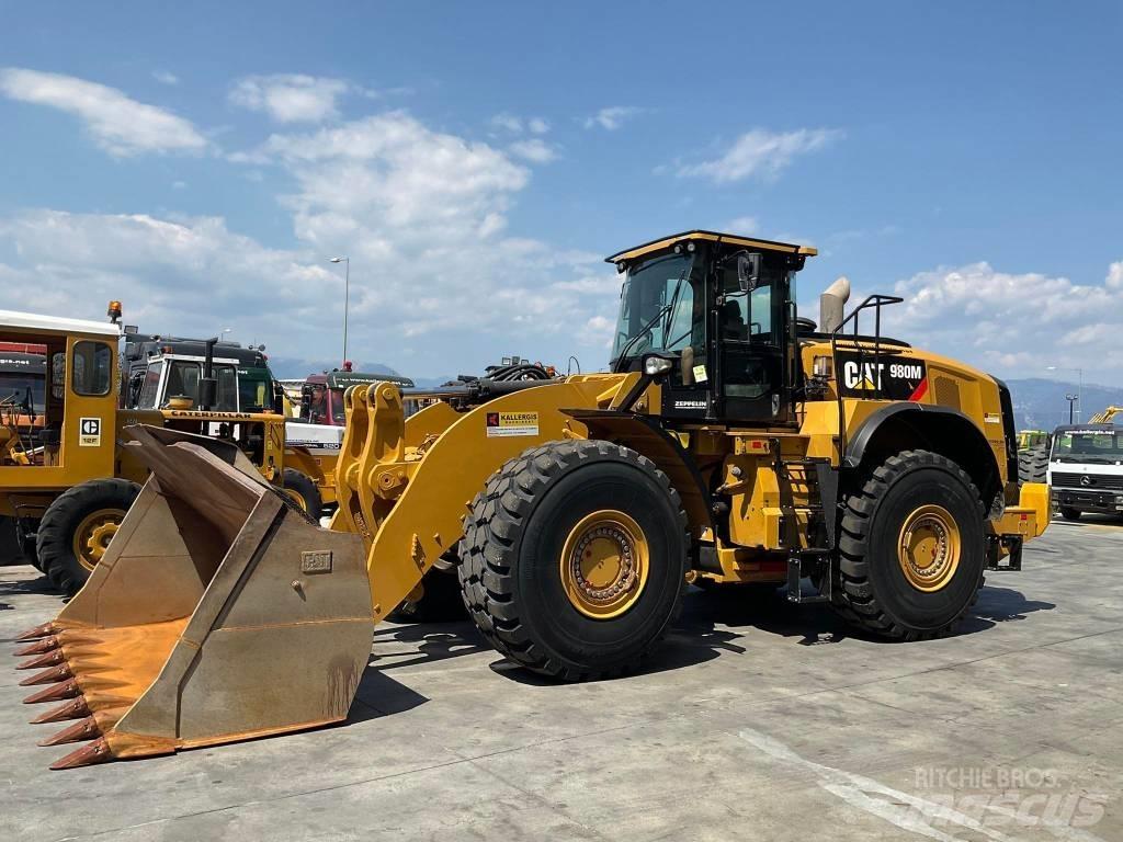 CAT 980M Колесни товарачи