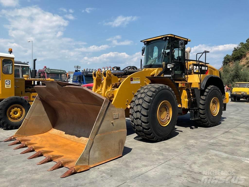 CAT 980M Колесни товарачи