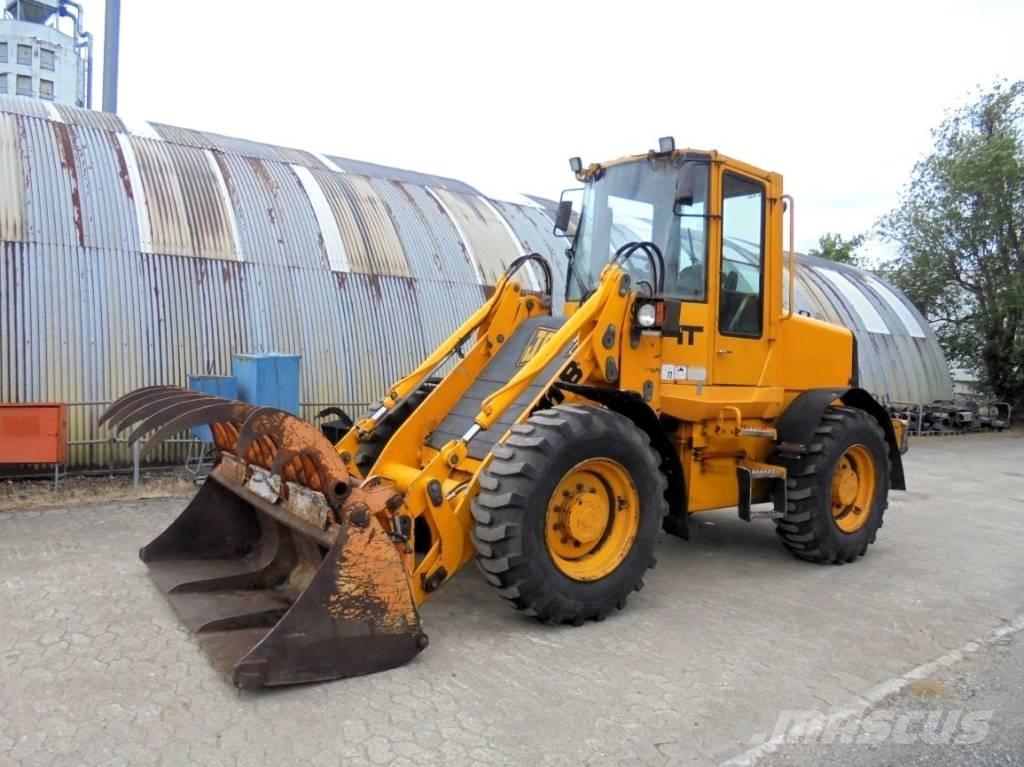 JCB 411 B HT Колесни товарачи