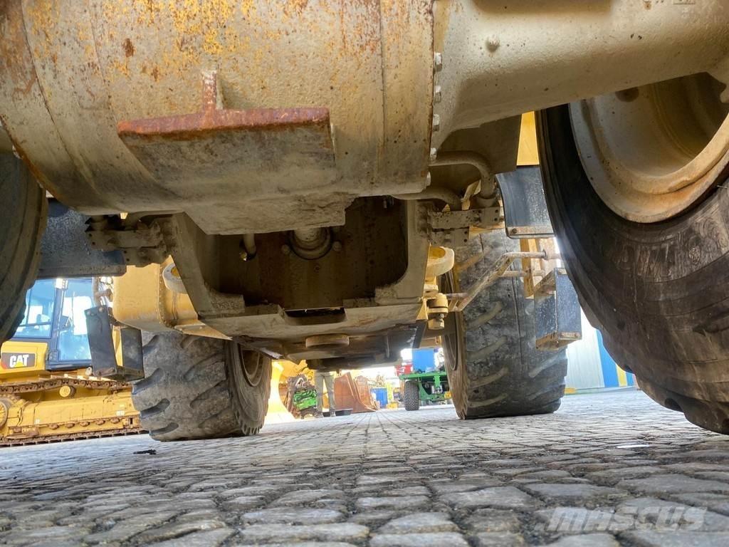 CAT 972G NVT Колесни товарачи