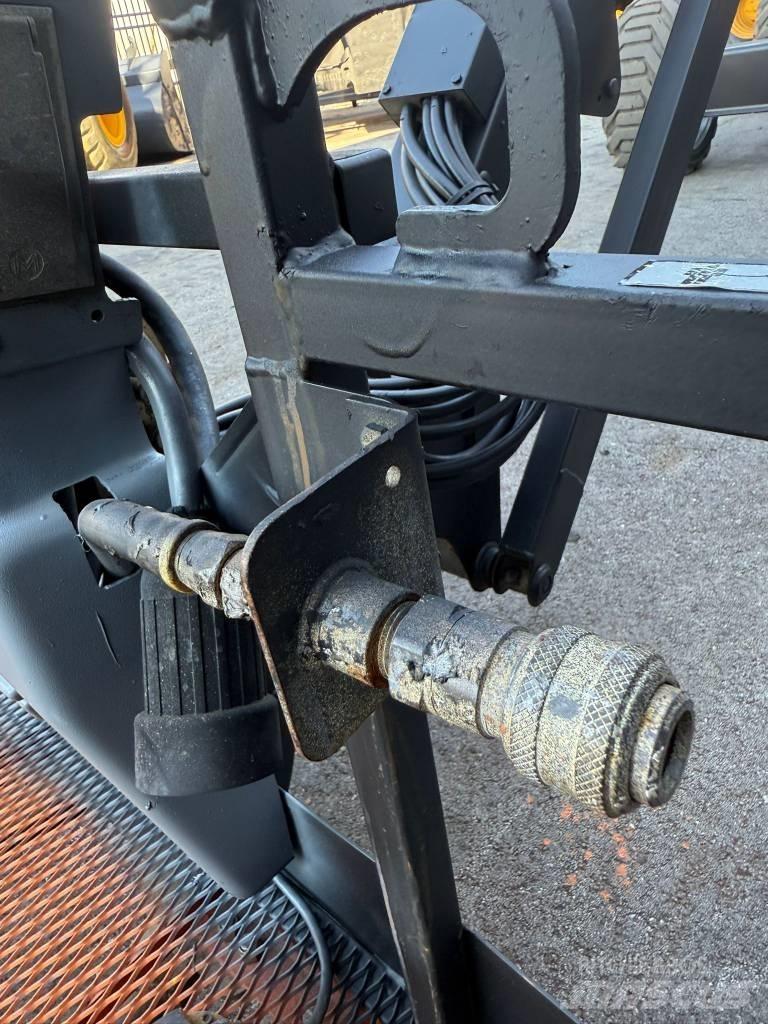 JLG 600 AJ Съчленени стрелови подемници
