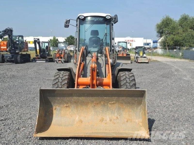 Atlas AR 480 Мини товарачи
