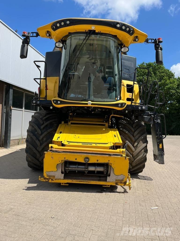 New Holland CR 8.80 Комбайни