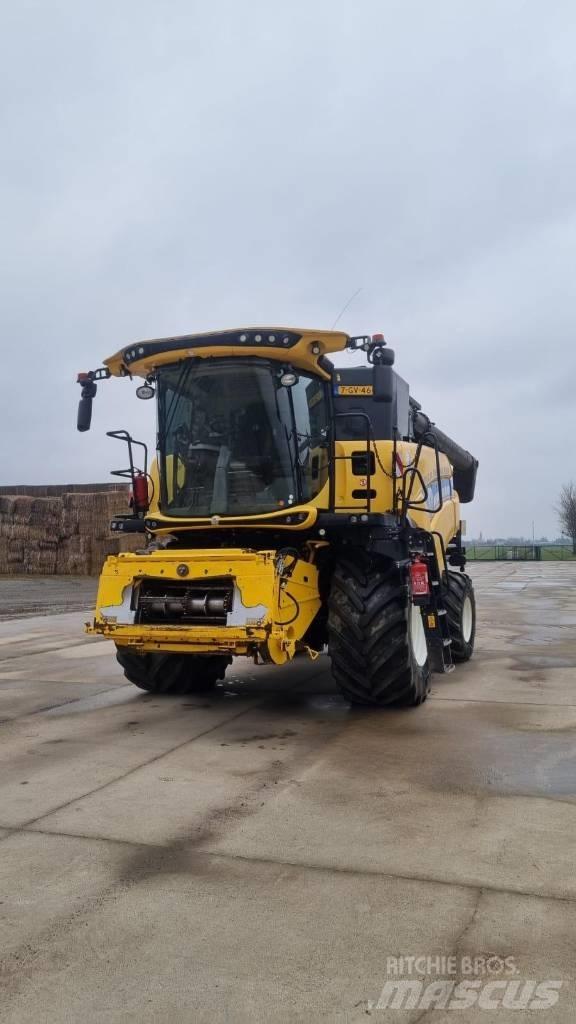 New Holland CR 8.80 Комбайни