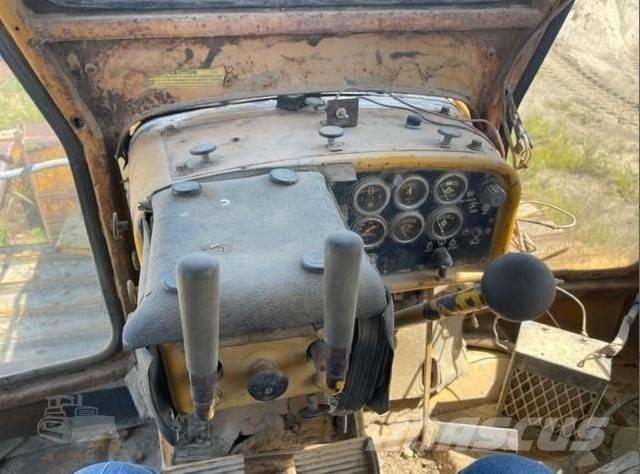 CAT D 7 G Верижни булдозери
