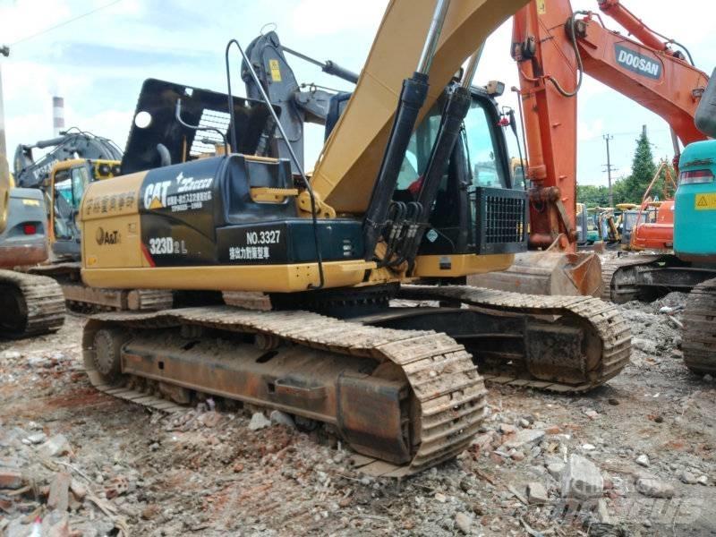 CAT 323 D L Верижен екскаватор
