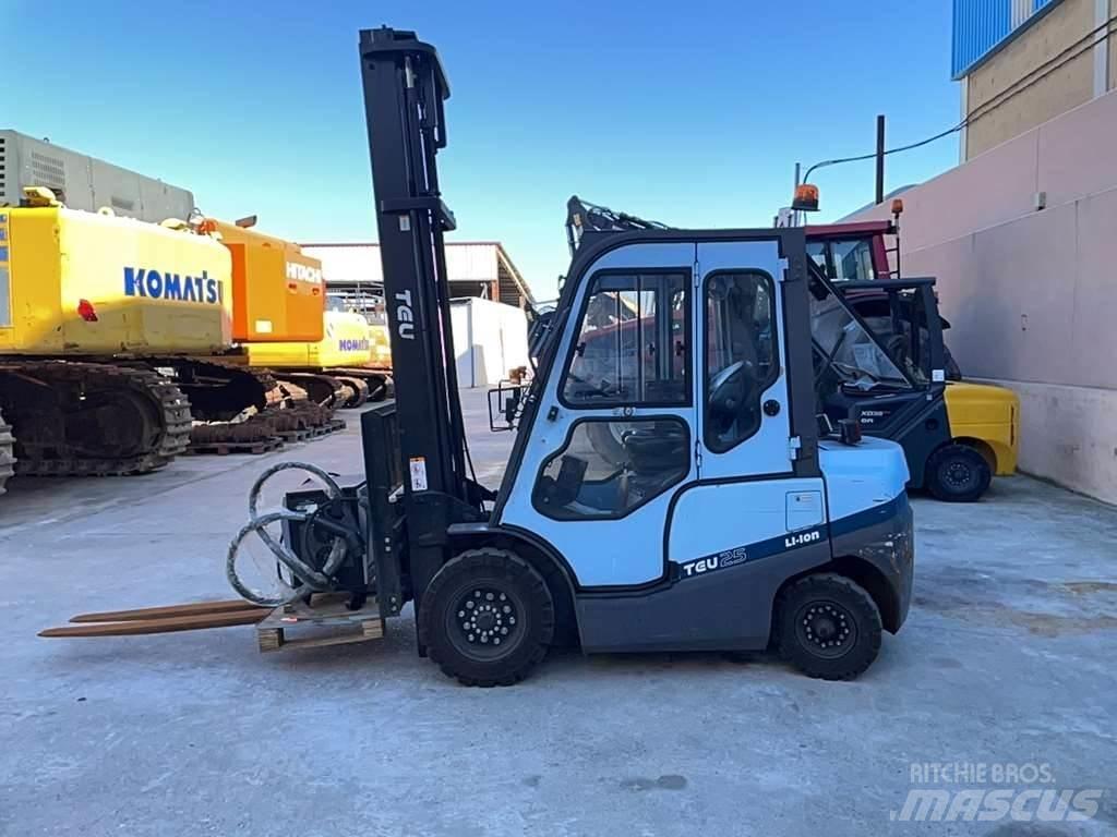 TEU FLB25 Вилични кари-повдигачи - други