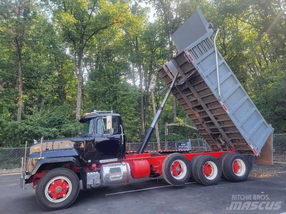 Mack RD688S Самосвал