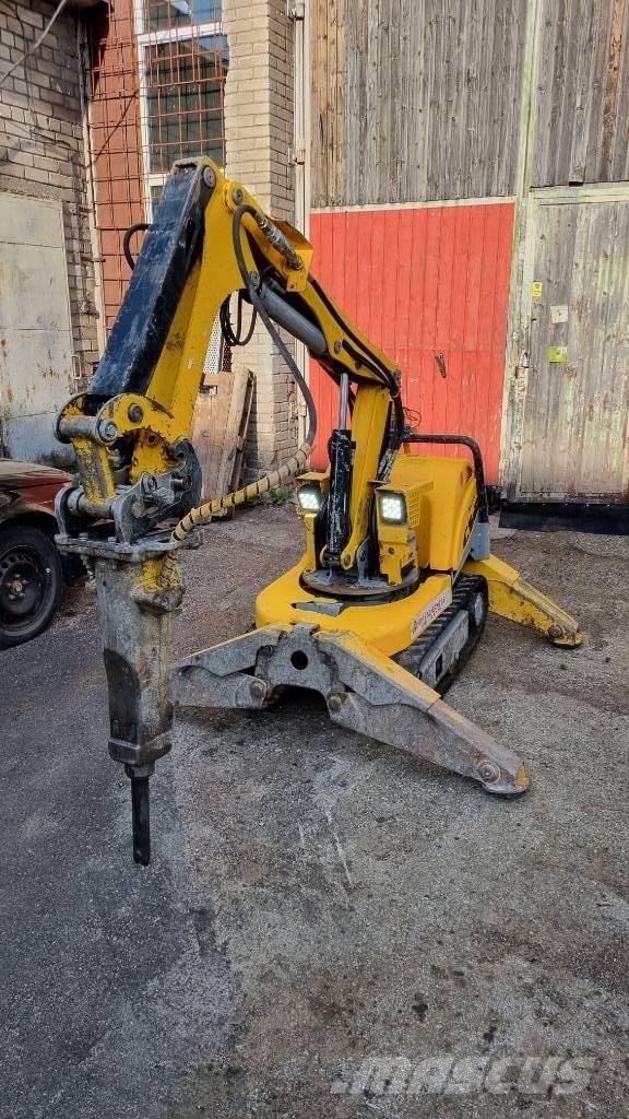 Brokk 90 Багери за разрушаване
