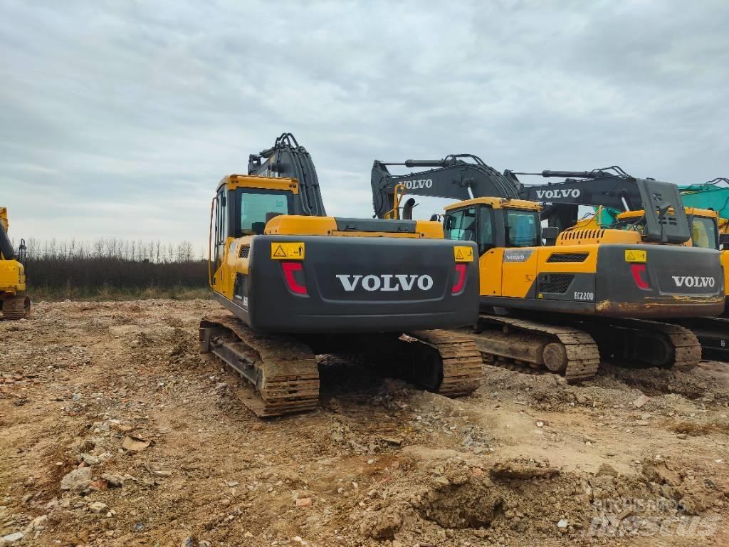 Volvo EC220D Верижен екскаватор