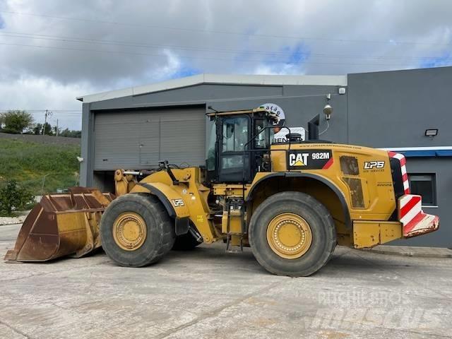 CAT 982 M Колесни товарачи