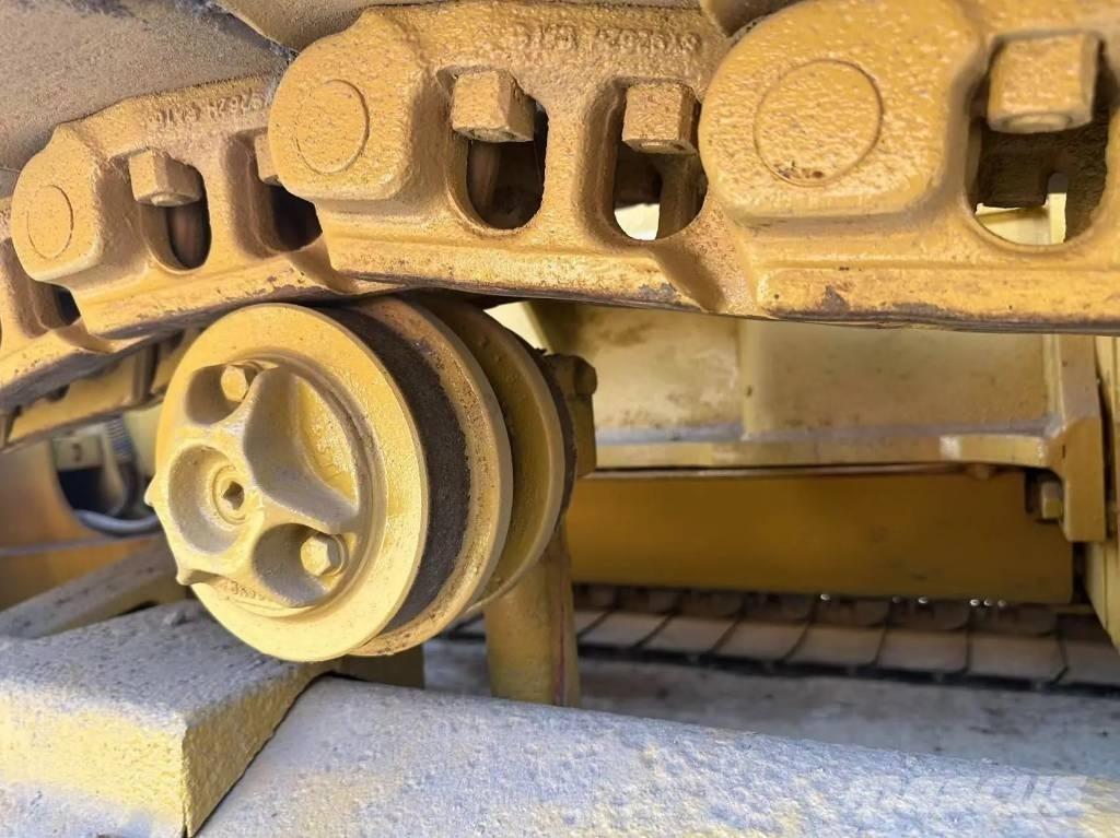 CAT D5C Верижни булдозери
