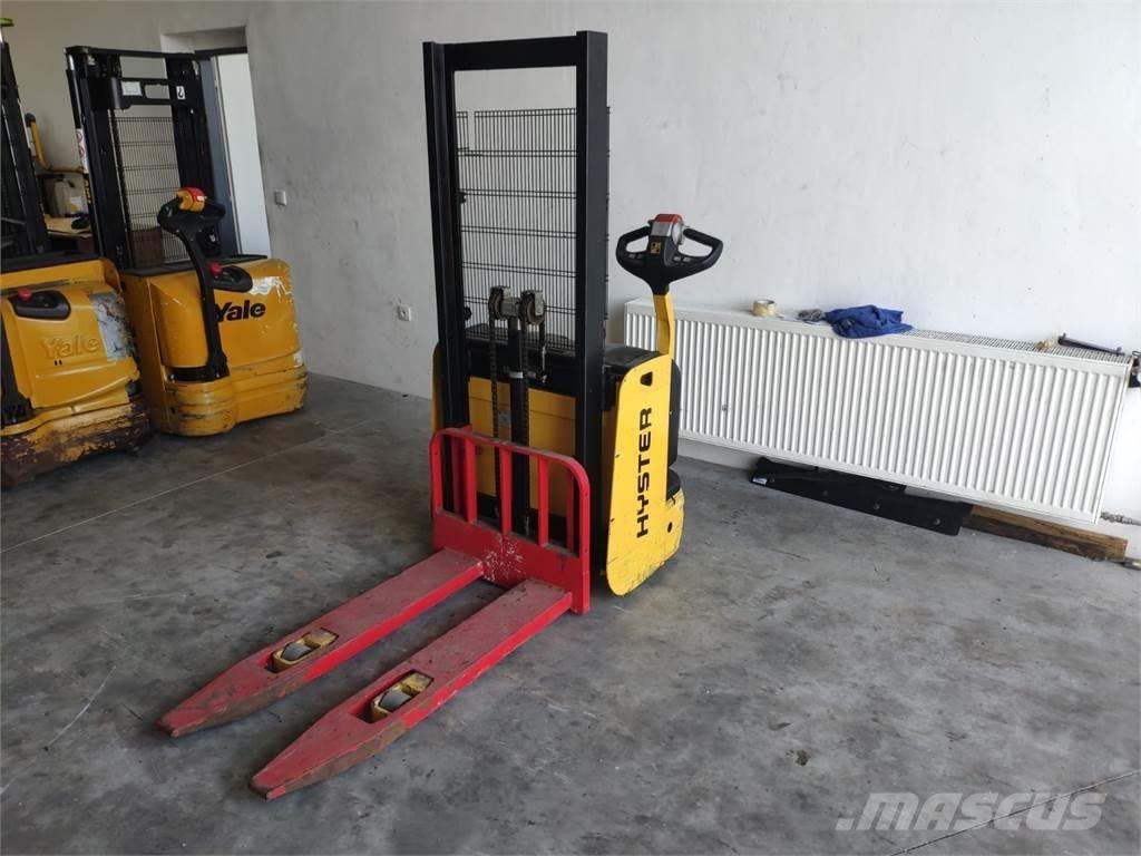 Hyster S1.0E Колички високоповдигачи с теглич