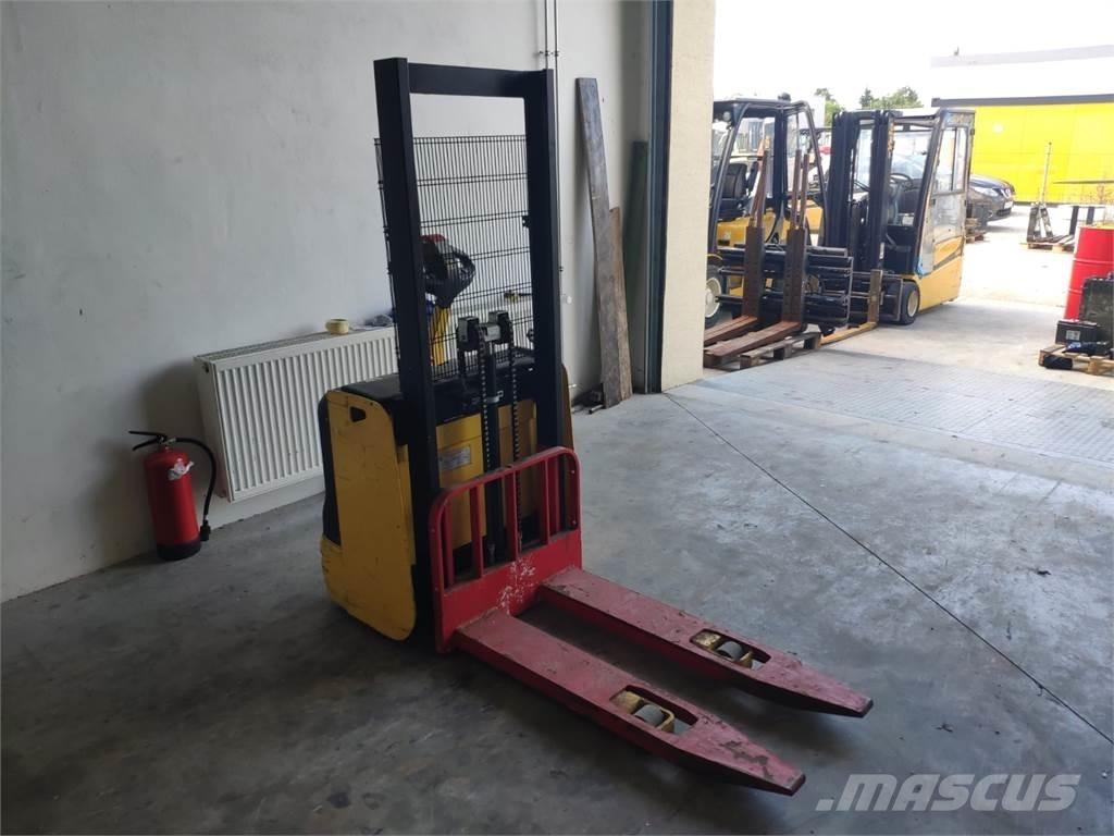 Hyster S1.0E Колички високоповдигачи с теглич