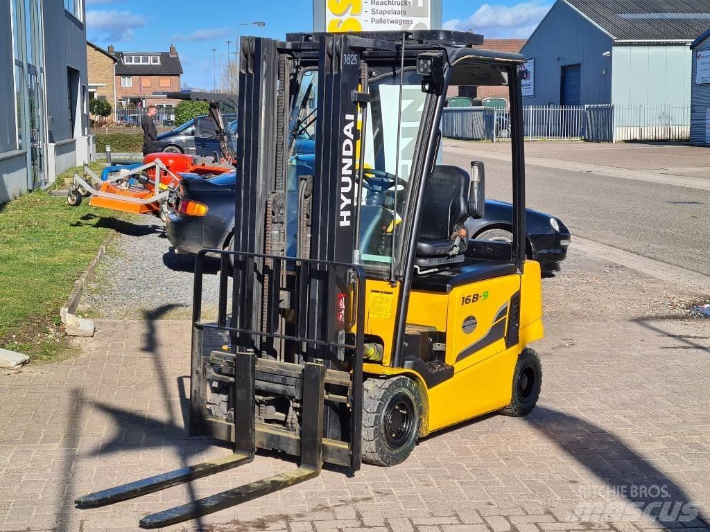 Hyundai 16 B-9 Електрически вилични кари-повдигачи