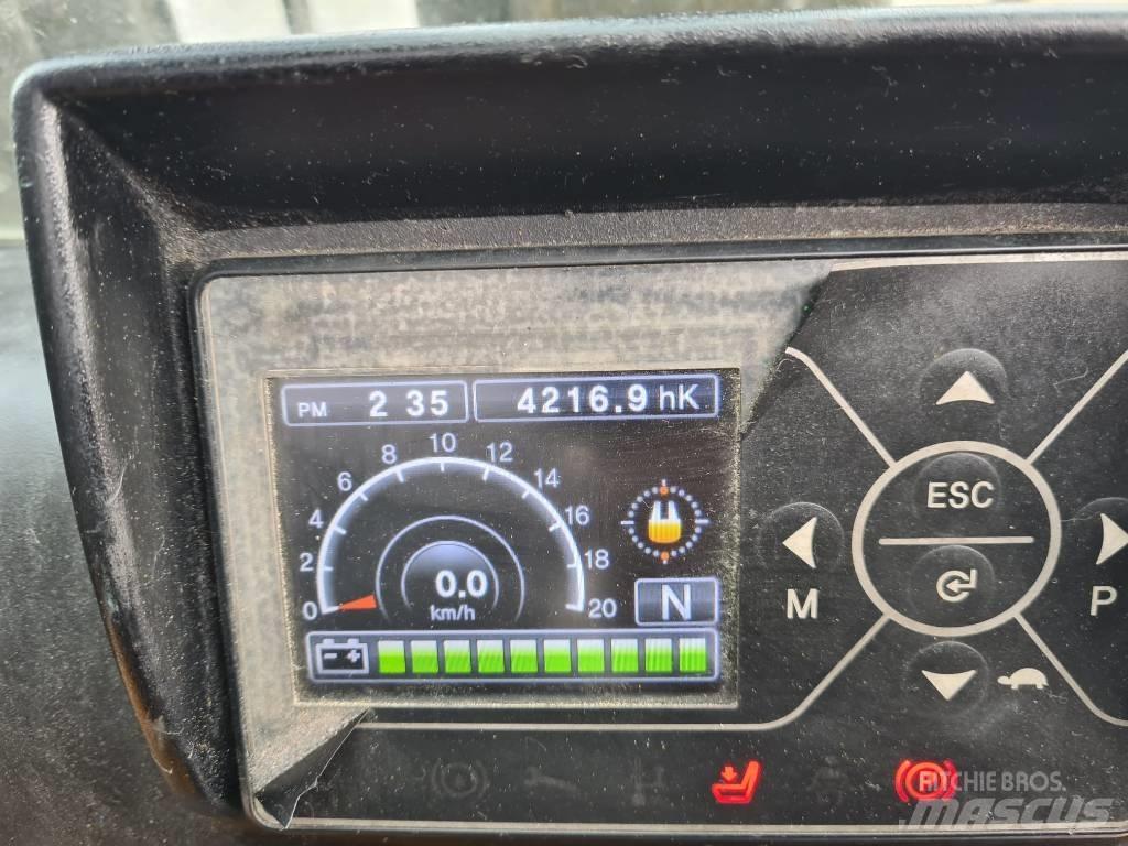 Hyundai 16 B-9 Електрически вилични кари-повдигачи