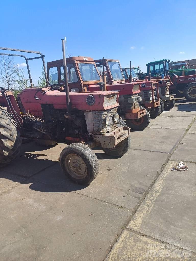 Massey Ferguson 168 Трактори
