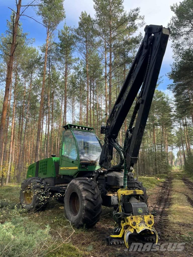 John Deere 770 D Харвестери