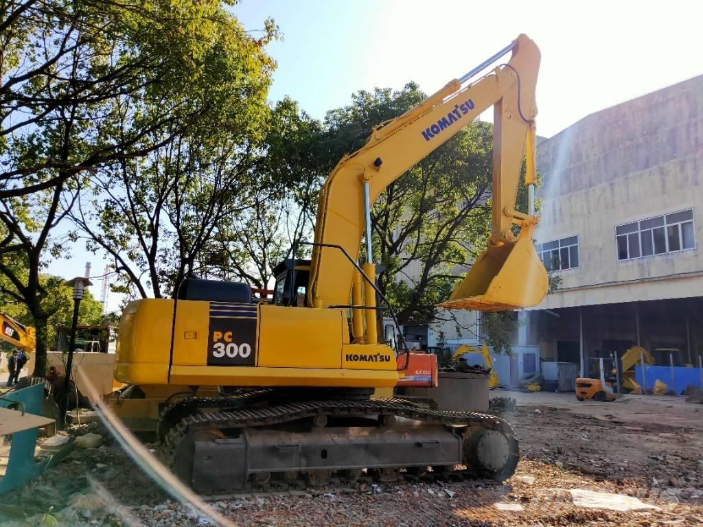 Komatsu PC300-7 Верижен екскаватор