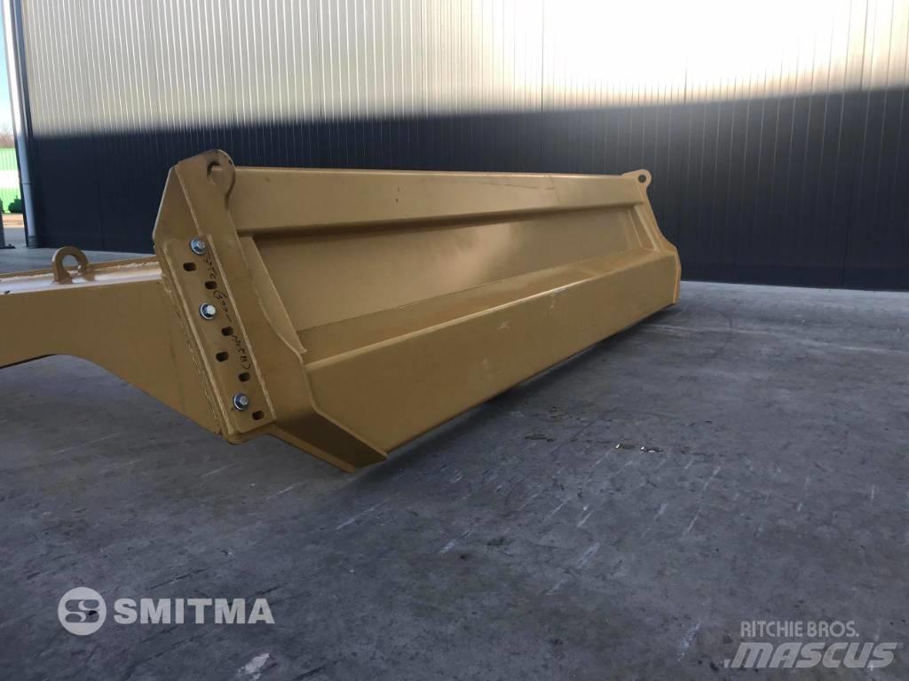 CAT 735C Задни врати
