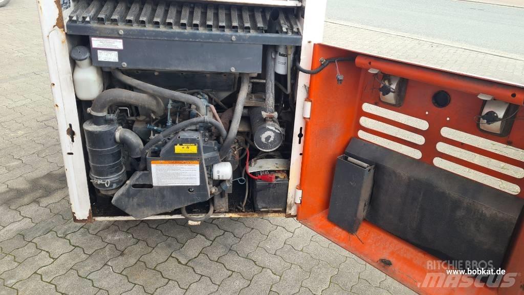 Bobcat 553 Мини товарачи
