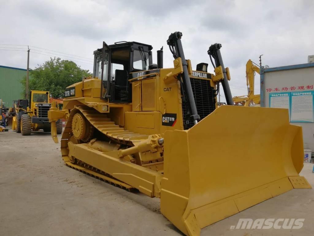 CAT D 7 R Верижни булдозери
